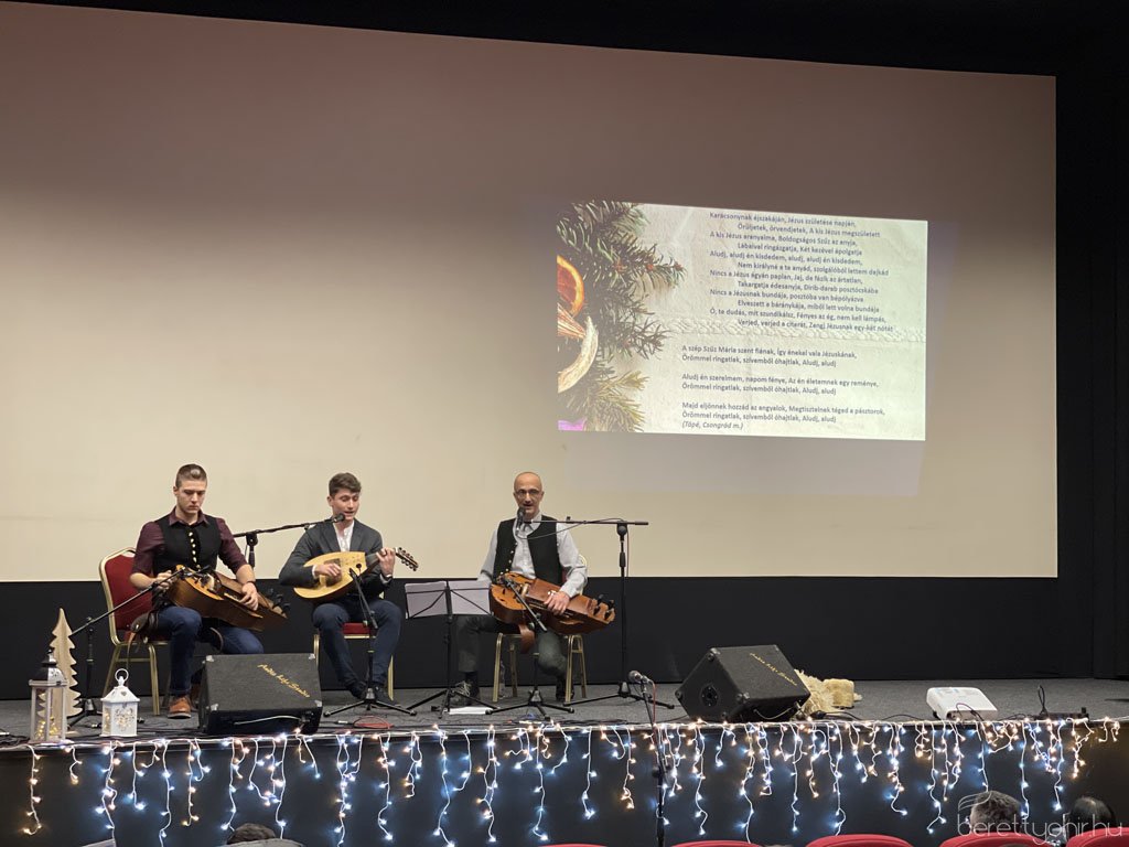 Fellobbant a szeretet lángja 21